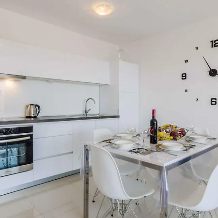 Appartement In 39077