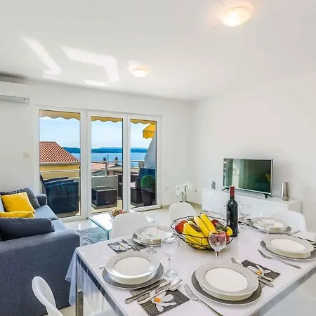 Apartment In 39077 Crikvenica