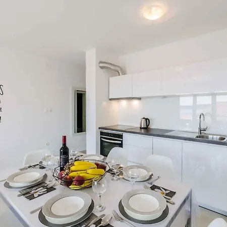 Apartment In 39077 Crikvenica